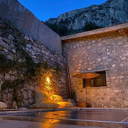 19th Century Neo-modern Kabak Valley Stone House Hotell